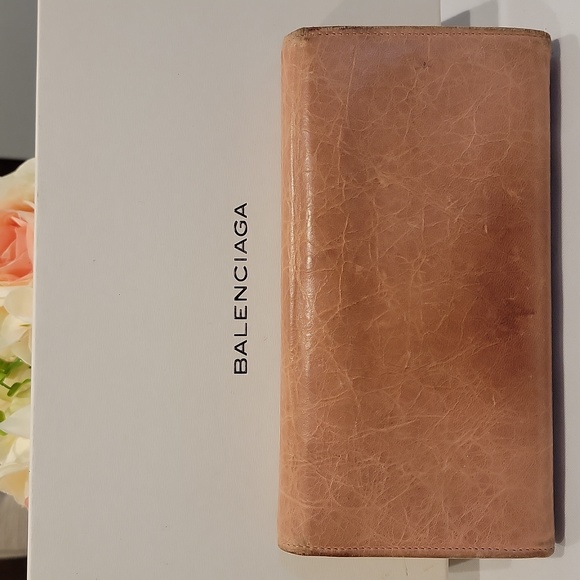Authentic Balenciaga wallet with box - Picture 2 of 9